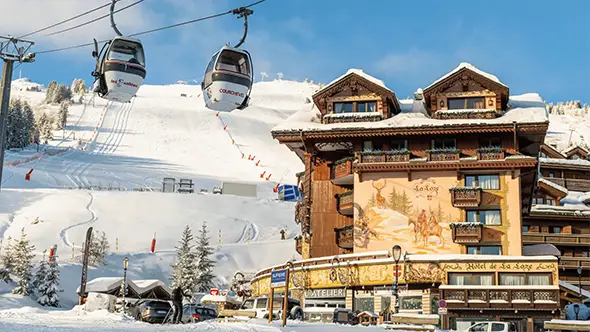 H&ocirc;tel de La Loze located next to the ski lifts.