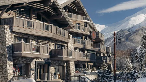 Le K2 Chogori in the centre of Val d’Isere in winter