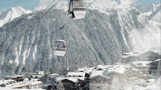 Dynamic shots of ski lifts in Les 3 Vall&eacute;es, skiers on the slopes, and panoramic views from the balcony of Le K2 Djola hotel. / Динамичные кадры горнолыжных подъемников в Трех Долинах, лыжников на склонах и панорамных видов с балкона отеля Le K2 Djola.