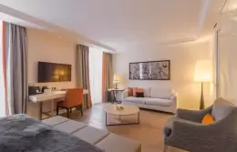 Junior Suite with sitting area, double bed and ice-cube bathroom, Hotel Mont-Blanc Chamonix