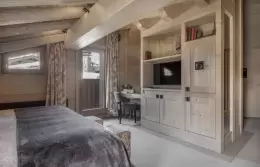 The lounge area in an Executive Room at Le K2 Altitude, Courchevel 1850