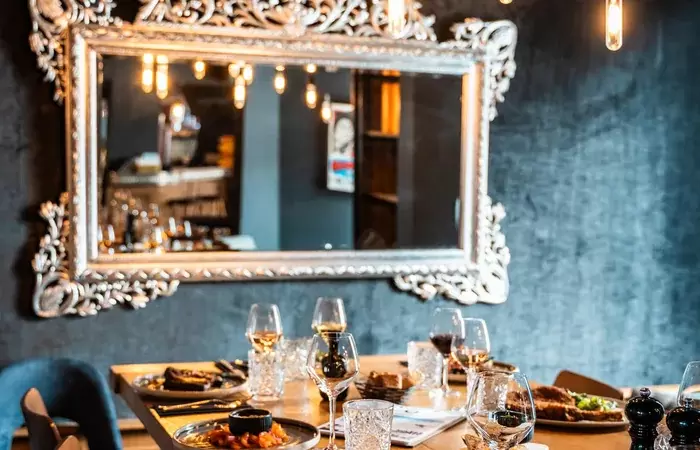 Table set with sharing plates at the Le Zinc gastro bar, Fahrenheit Seven Val Thorens