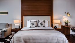 1-Bedroom suites Lakeview Panorama Bay Suite