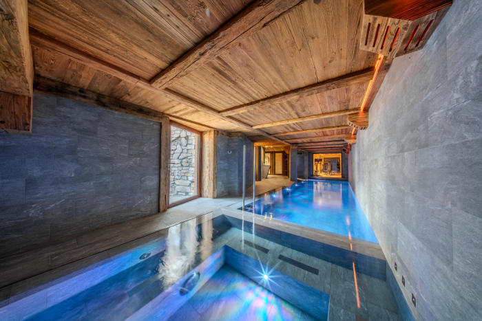 Indoor swimming pool and jacuzzi in the SPA area at Chalet Orso in Val d-Isere.