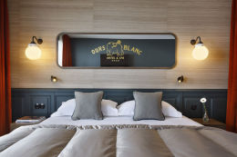 Adjoining Rooms (4 adults + 2 children)