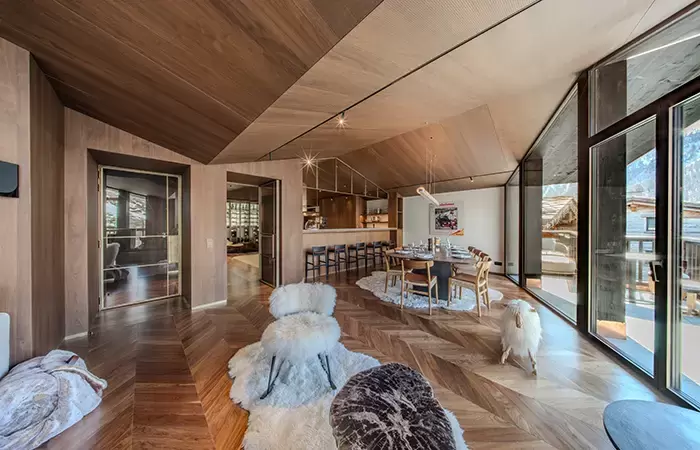 Dining area in chalet Cristal in Val d-Isere.